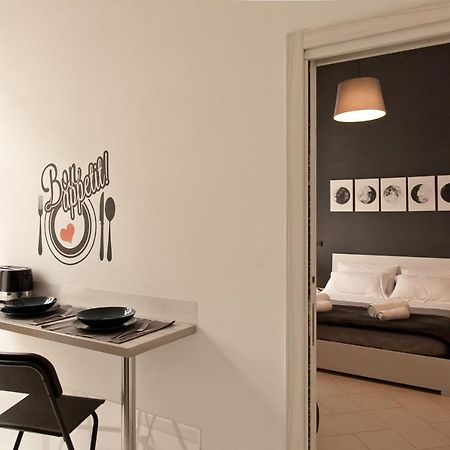 Le Corti Di Napoli Apartments Exteriör bild