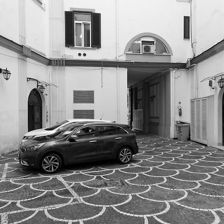 Le Corti Di Napoli Apartments Exteriör bild