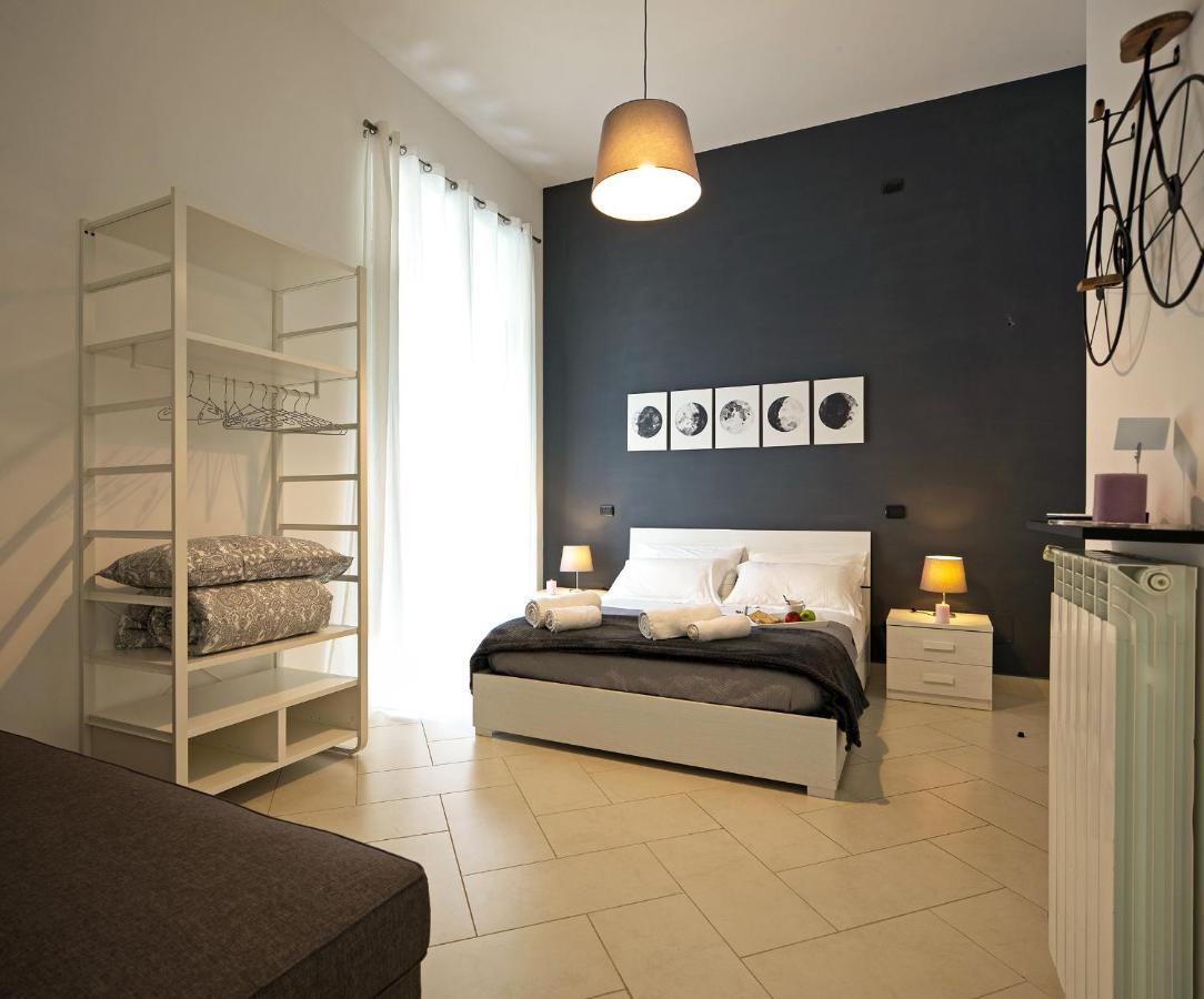 Le Corti Di Napoli Apartments Exteriör bild