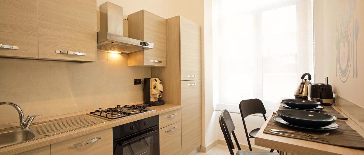 Le Corti Di Napoli Apartments Exteriör bild
