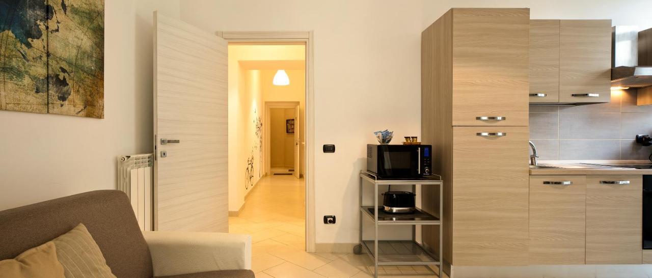 Le Corti Di Napoli Apartments Exteriör bild