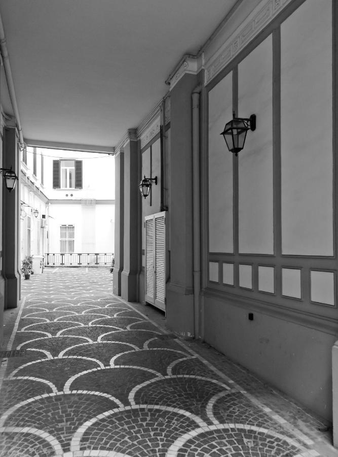 Le Corti Di Napoli Apartments Exteriör bild