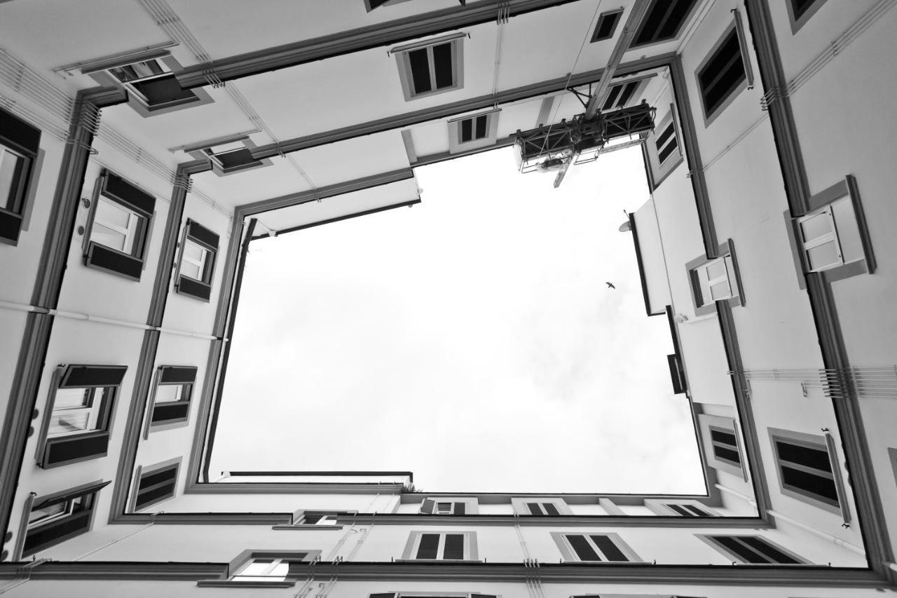Le Corti Di Napoli Apartments Exteriör bild