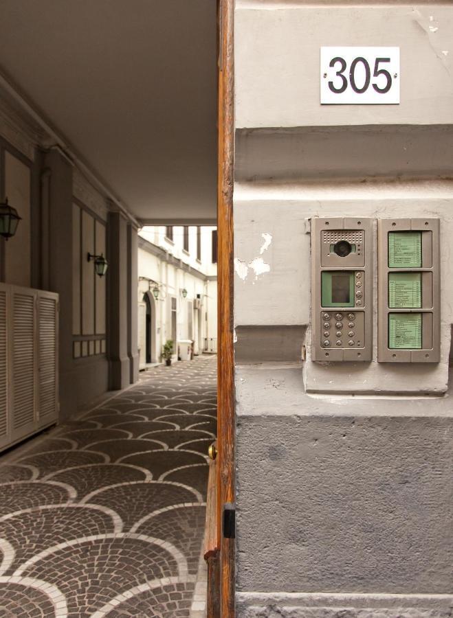 Le Corti Di Napoli Apartments Exteriör bild